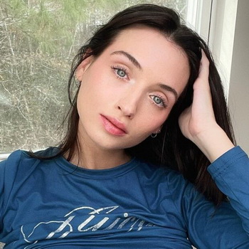 Brooke Tilli Biography